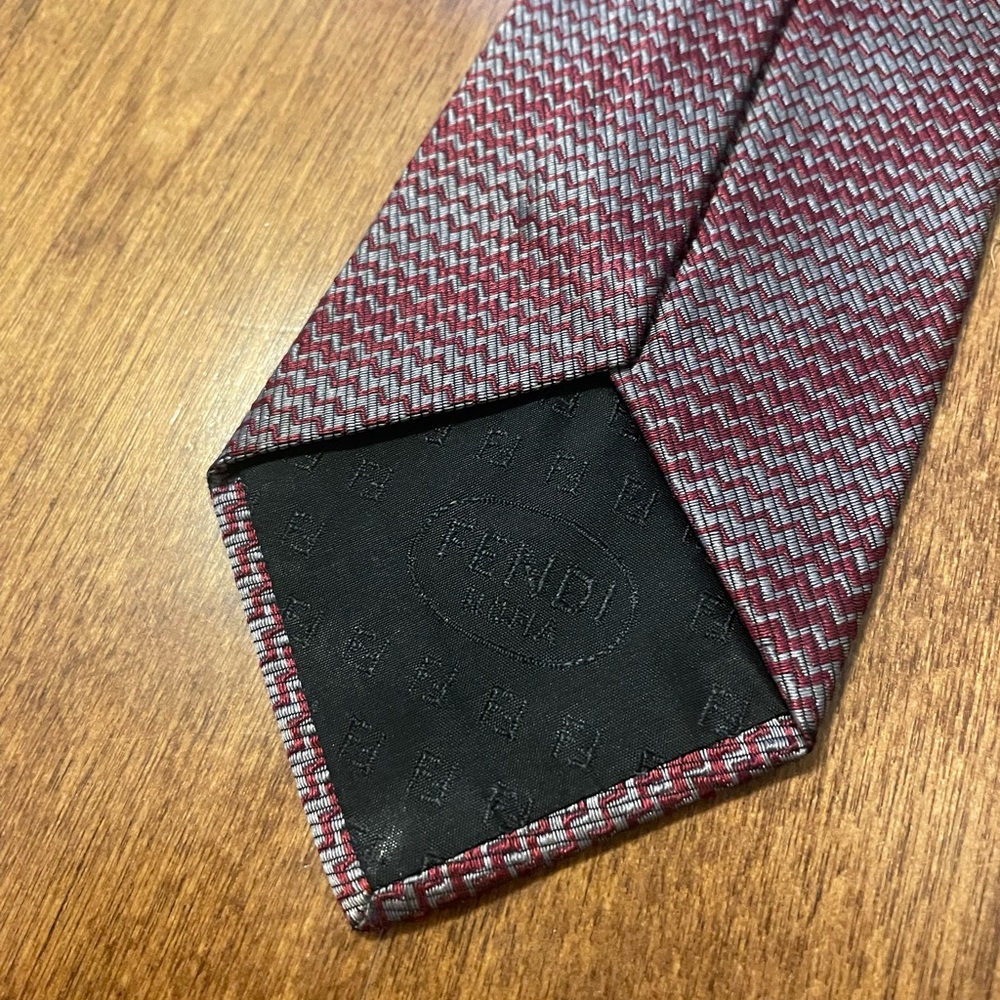 Vintage Fendi Silk Red Grey Geonetric Print Necktie Tie - Picture 10 of 13